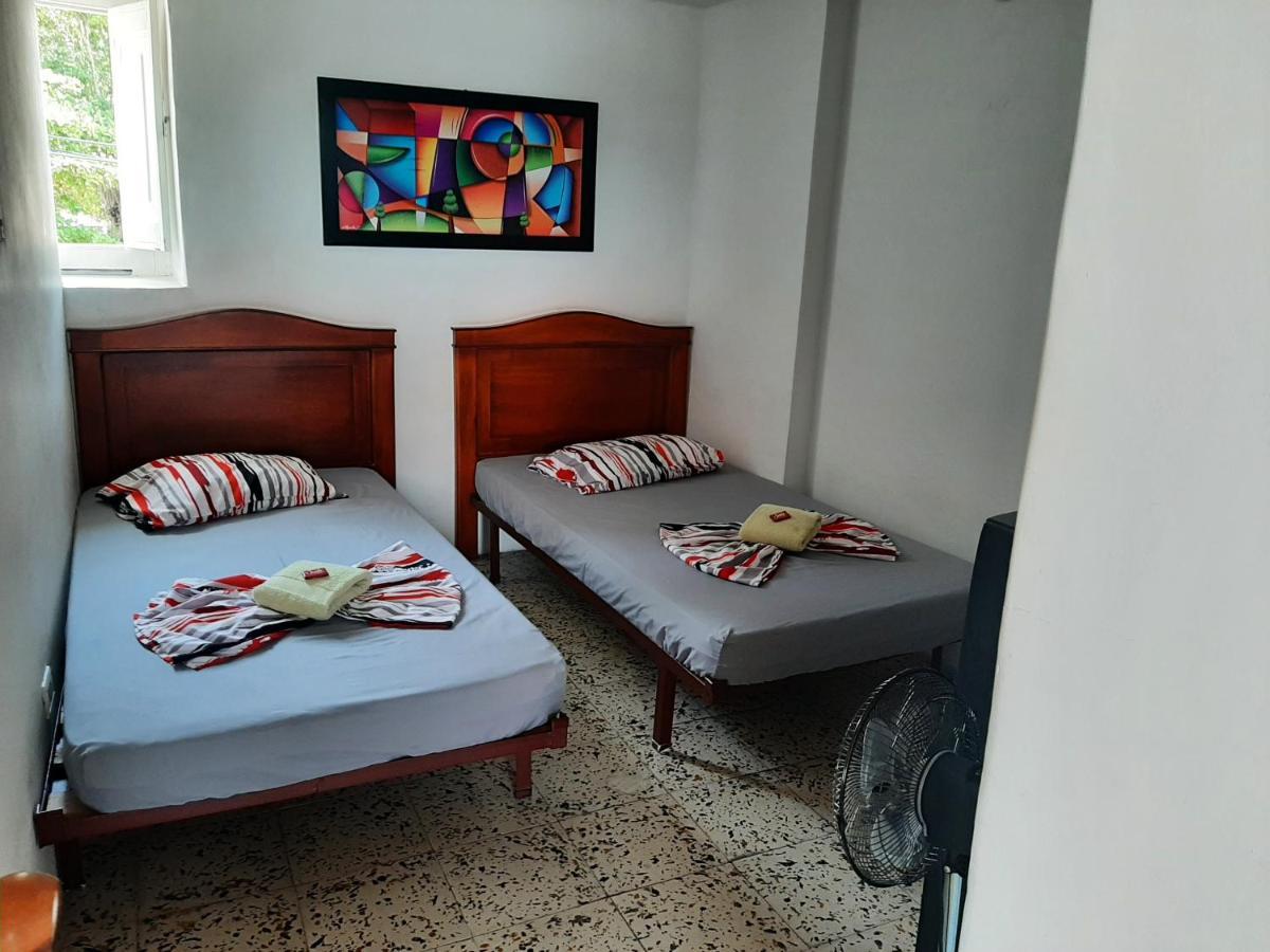 Hotel Andaluz Andalucia 外观 照片